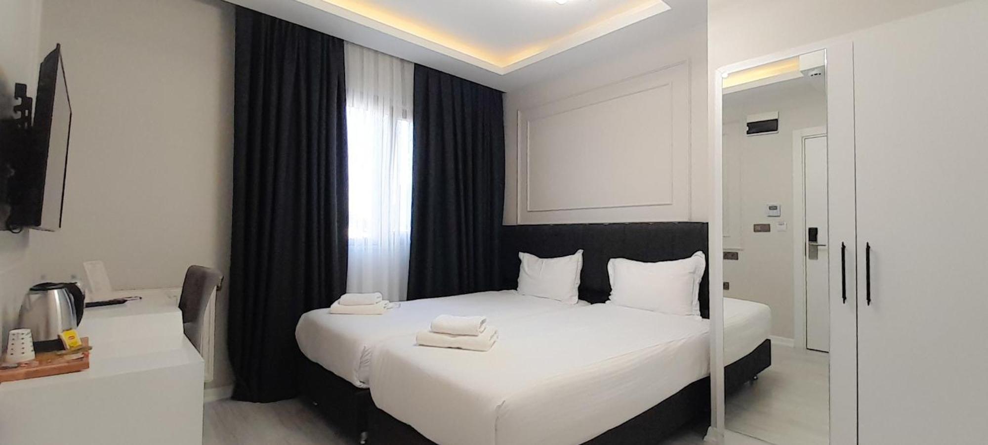 Taksim Leon'S Hotel Istanboel Buitenkant foto